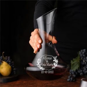Decantador con Grabado con Adornos y Laurel
